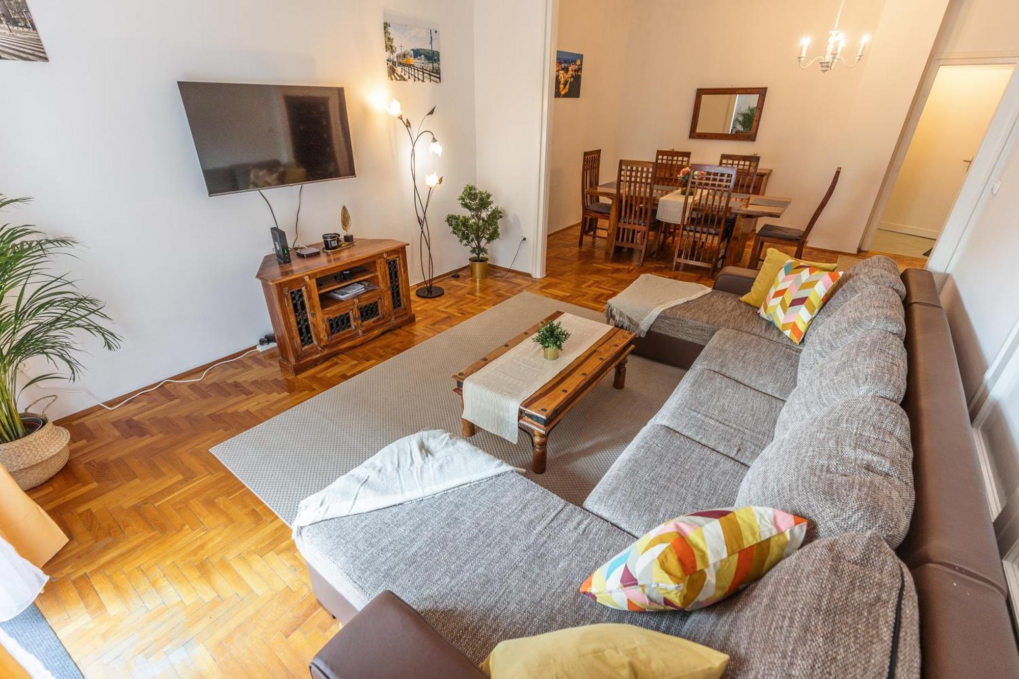 Bright & Spacious Riverside Apartment With Balcony Budapest Exterior photo